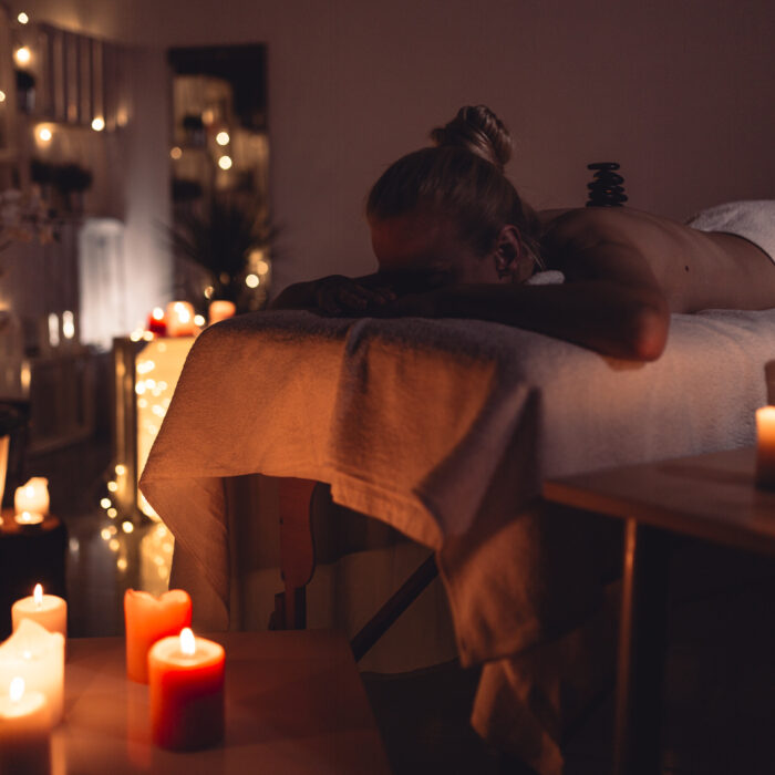 massage-concept-with-woman